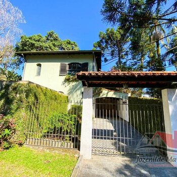 🏡 Espetacular Sobrado com Suíte e Closet, 4 Salas e Espaço Gourmet Completo – Localização Privilegiada