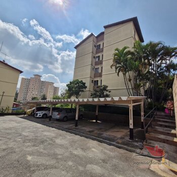 Apartamento térreo 2 dormitórios e 1 vaga