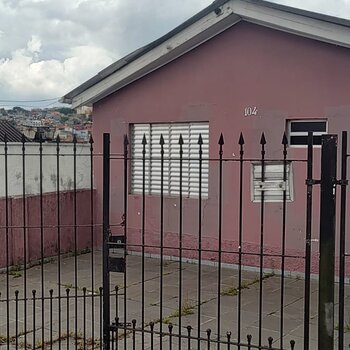 Vende Terreno com 2 casas Vila das Belezas