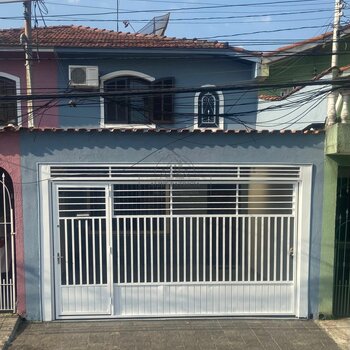 Vende-Se Sobrado na Cidade  Dutra